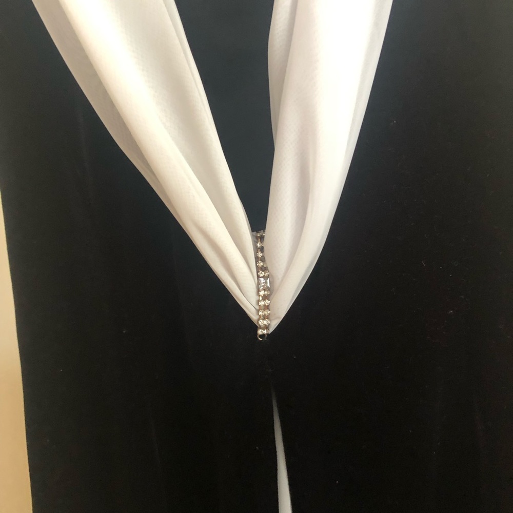 Formal Dress - Picture 3 of 4